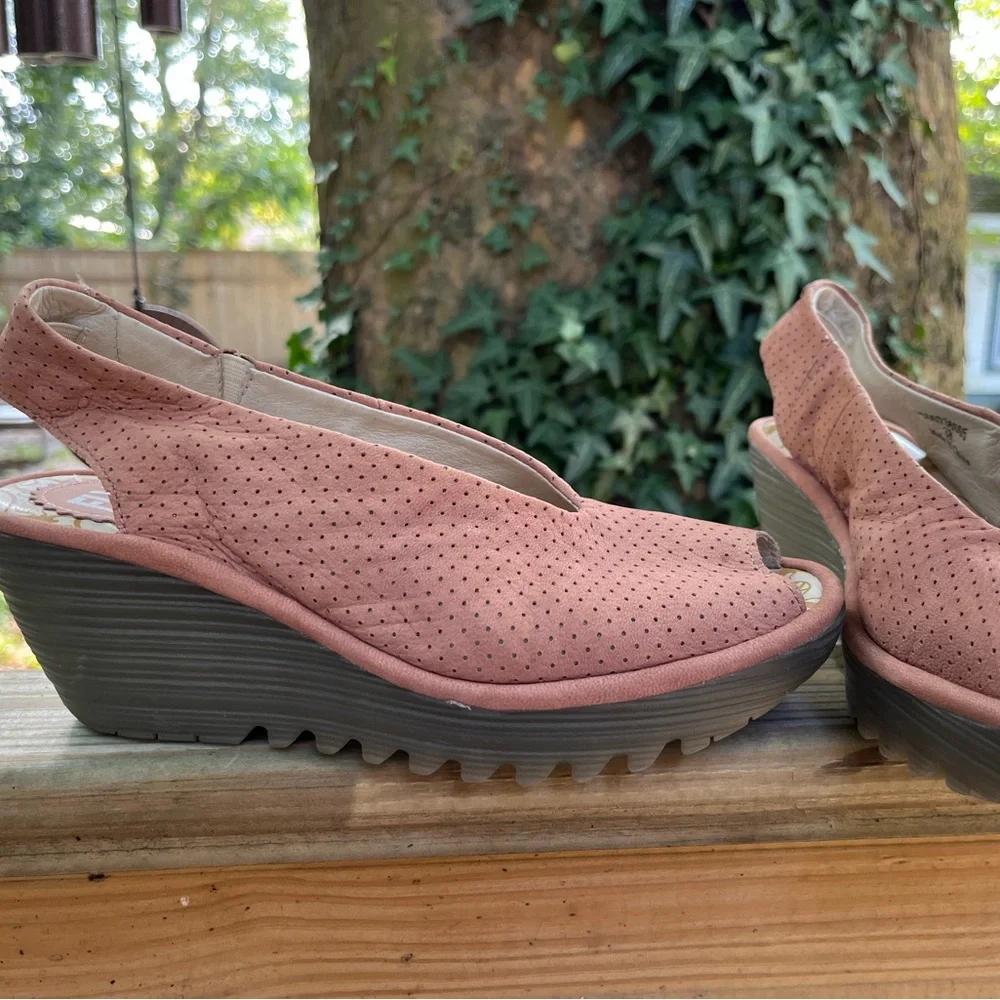 FLY LONDON Perforated Leather Wedges Womens 38 Pink Nubuck Slingback Peep Toe - Picture 3 of 11
